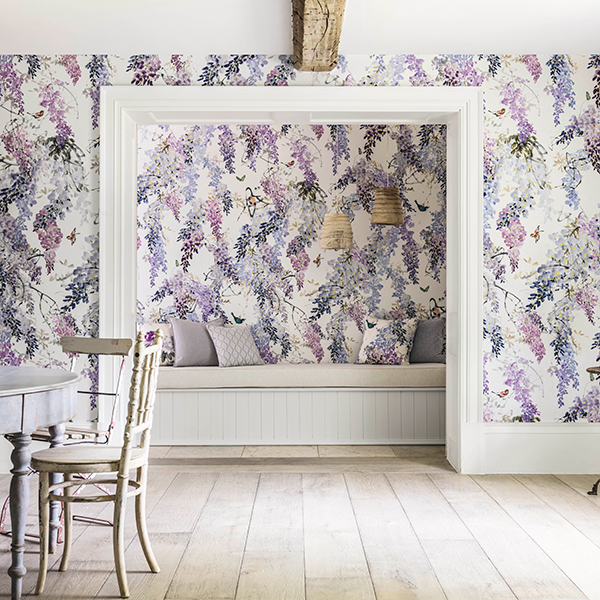 Lilac floral wallpaper